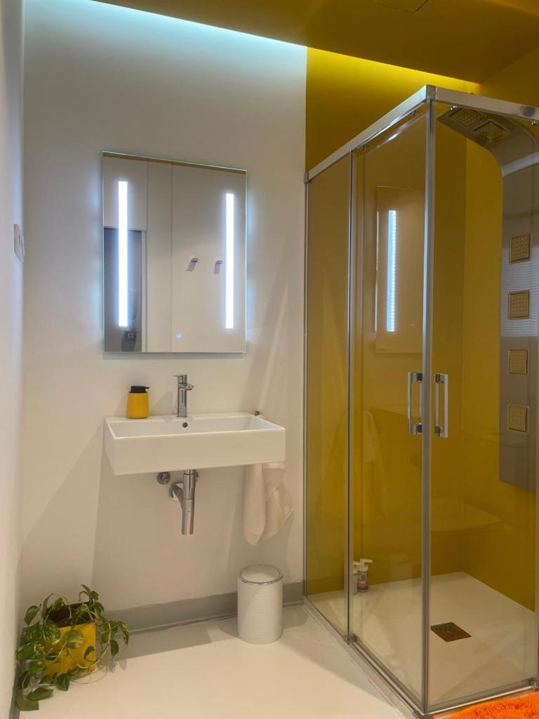 Lahola Glam Suites Torremolinos Habitación foto