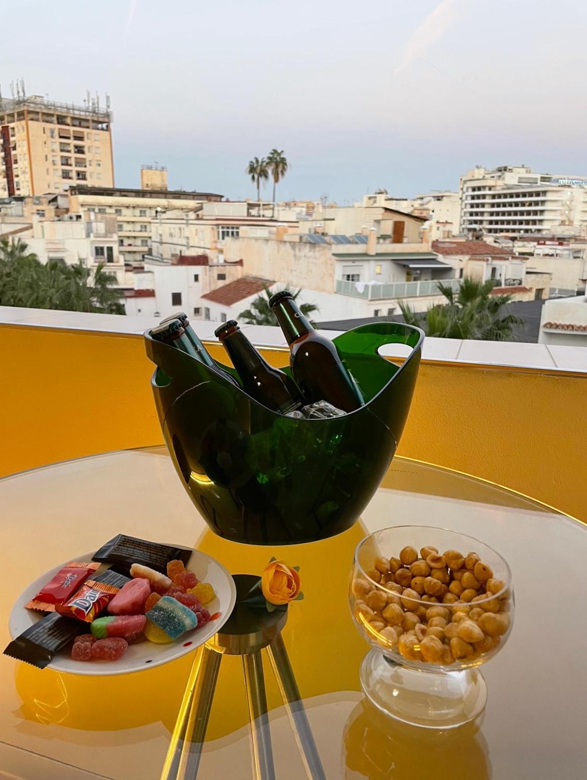 Lahola Glam Suites Torremolinos Habitación foto